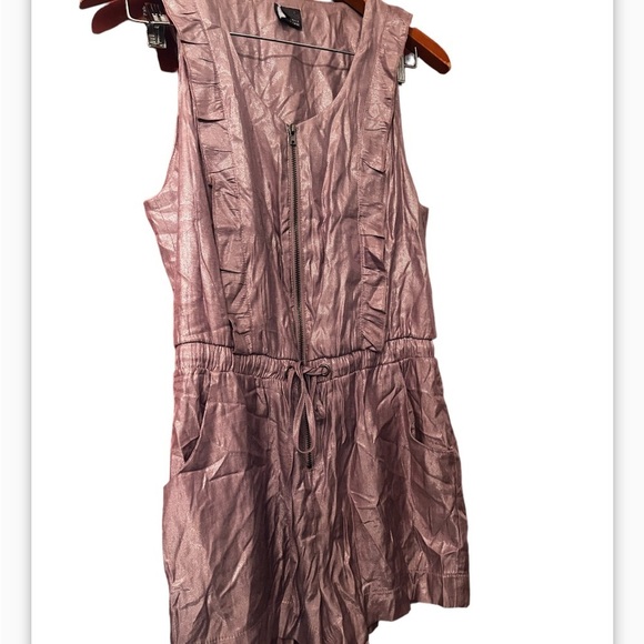 Urban Outfitters Med Sparkle Fade Purple Shimmer Sleeveless Ruffle Zip Up Romper - Picture 4 of 6